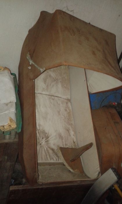 продавам кафяв плътен бебешки кош шезлонг (от бивша количка, ползвана)