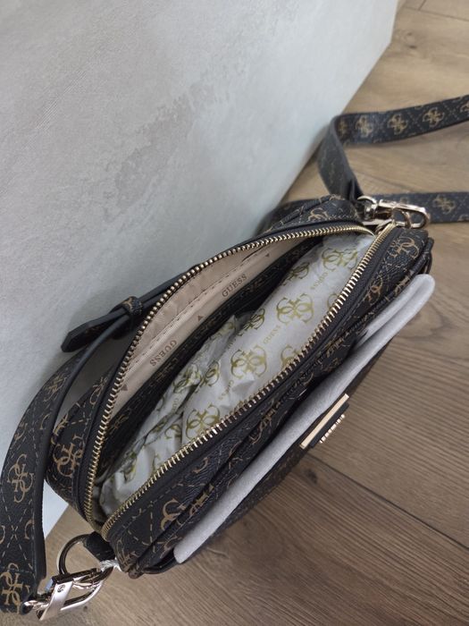 Дамска чанта guess