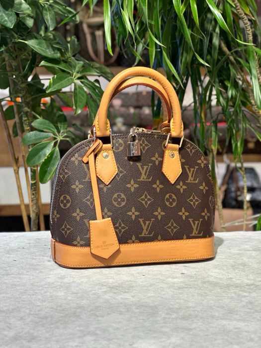 Geanta Louis Vuitton Noua !!! Dimensiuni 28/19 !!!