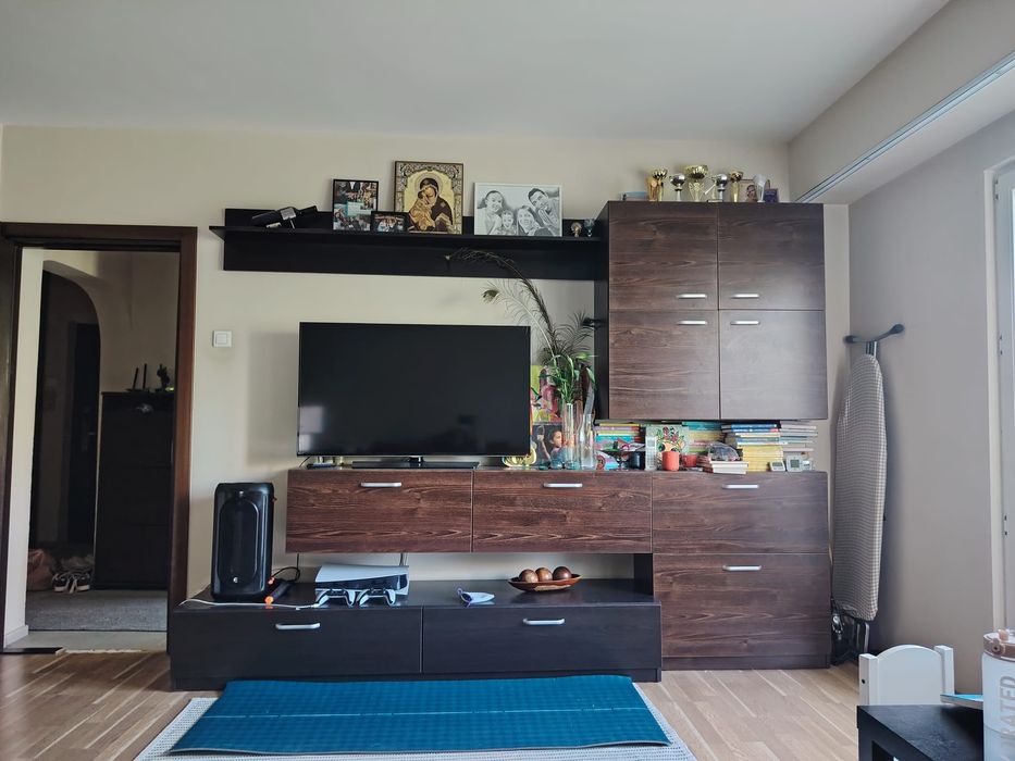 Mobila living ( include birou)