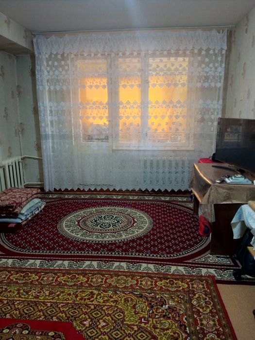Навоий шахри Квартира сотилади трехлесник тонг  1 хона 2 хона килинган