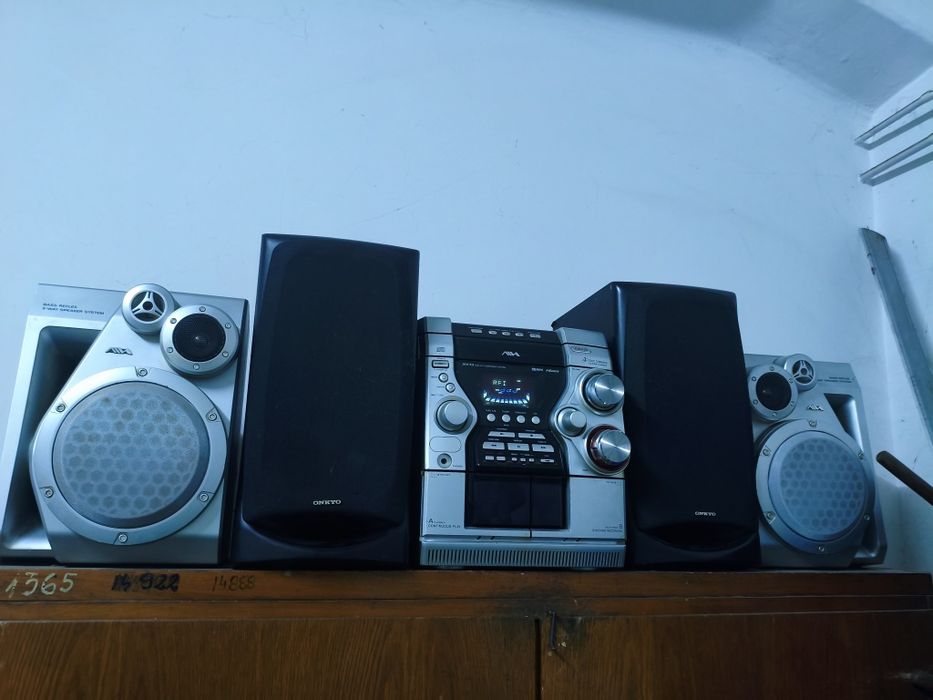 Combina Aiwa jax-e3 și boxe Onkyo