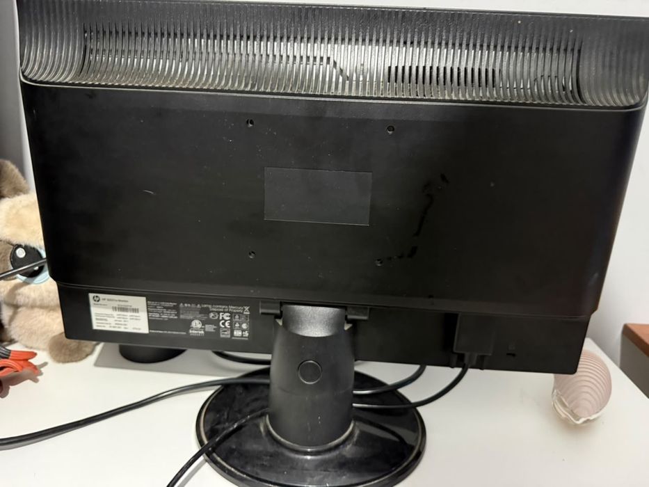 Монитор HP бу в хорошем состоянии