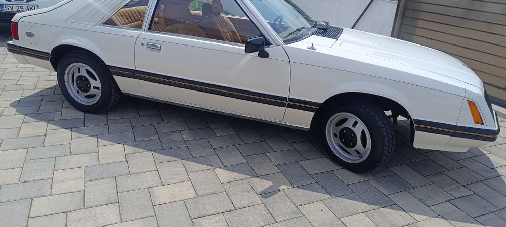 Ford Mustang mașină de epocă