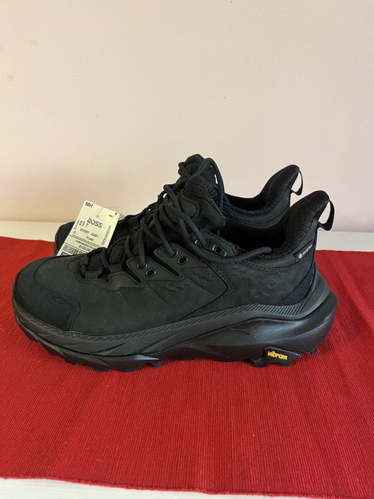 Черные кроссовки Hoka