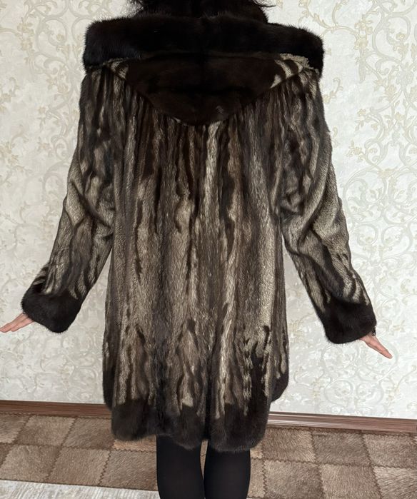 Продаются шубы норковые.