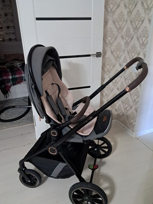 Коляска прогулочная