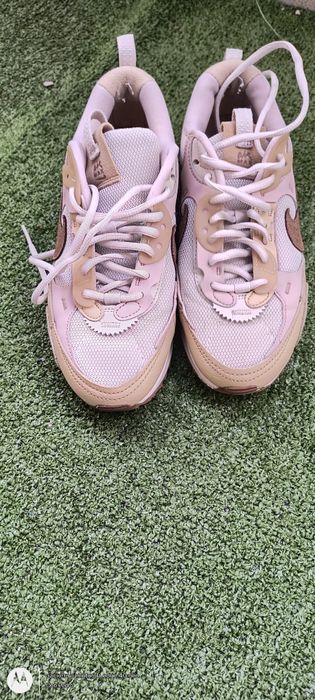 Nike маратонки :)