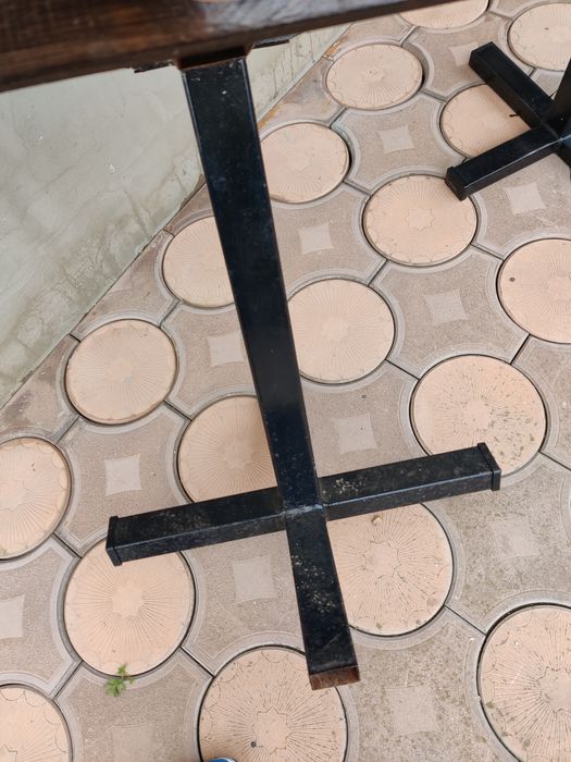 Vând masa pt bar/terasă/grădină.