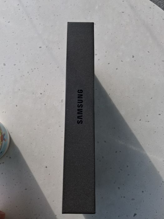 Срочно продам новый телефон