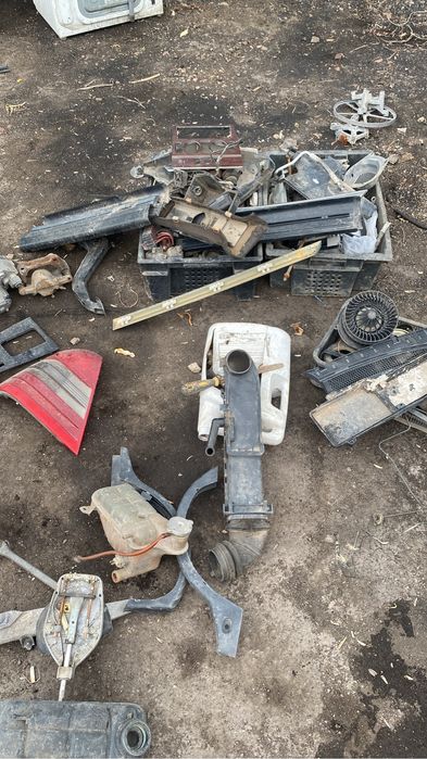 Запчасти на w202