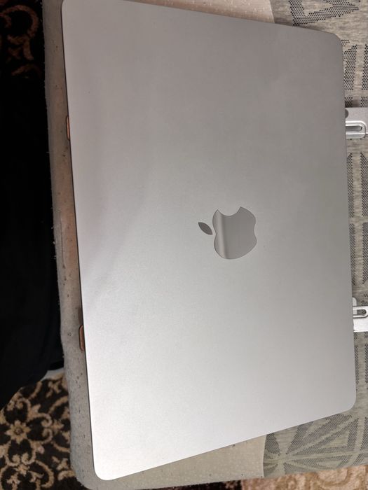 Продам Mac book Air 13