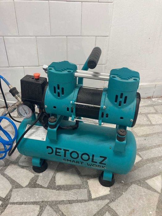 Тих (70 DB) компресор за вътрешно ползване 9L / 8 bar