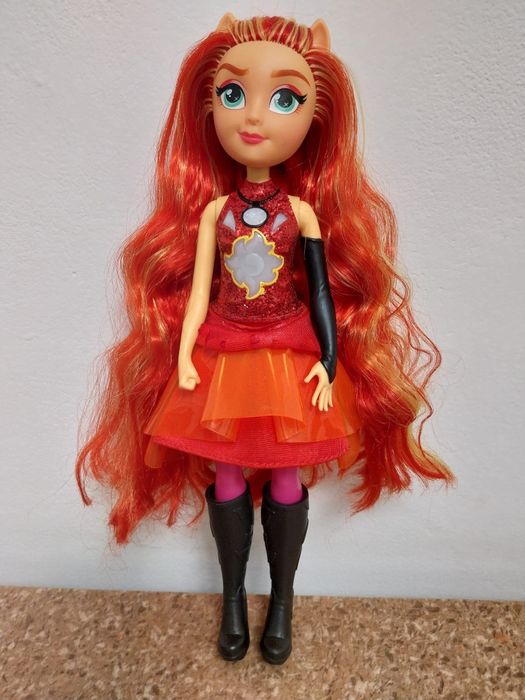 Păpușă ponei Sunset-Shimmer