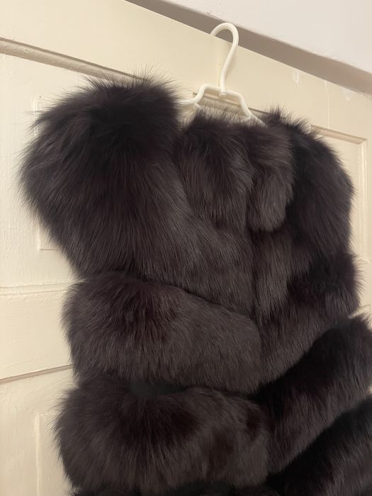 Vesta noua din blana naturala de vulpe polara foarte lunga