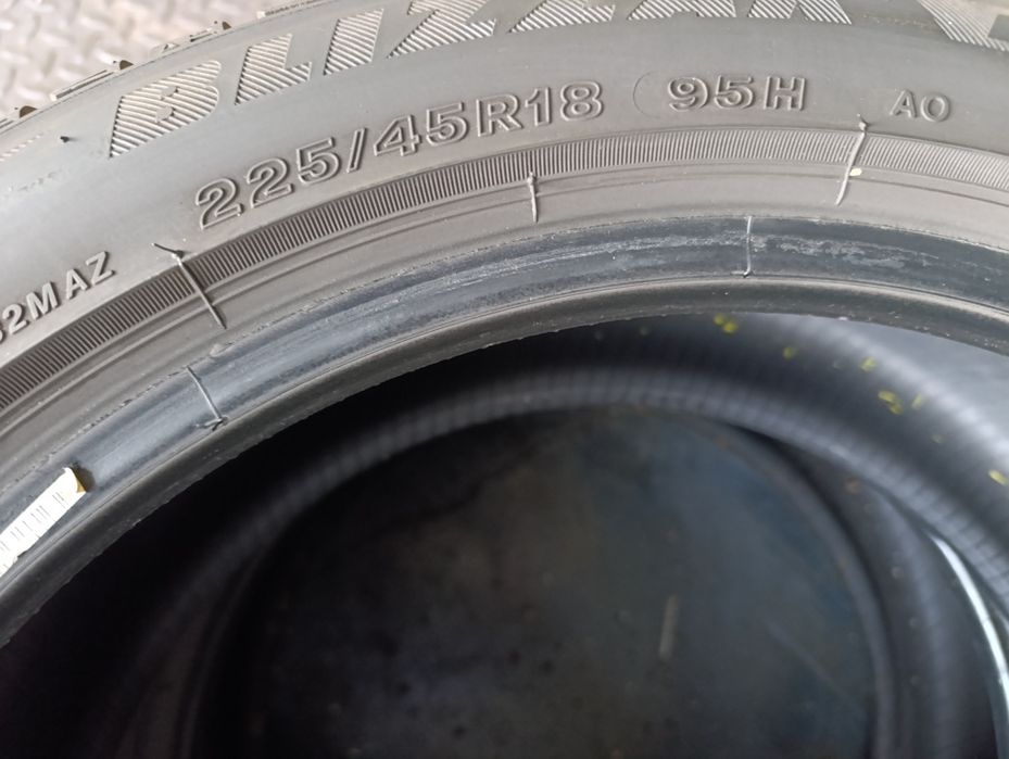 Anvelope de iarnă 225 40 18 Bridgestone