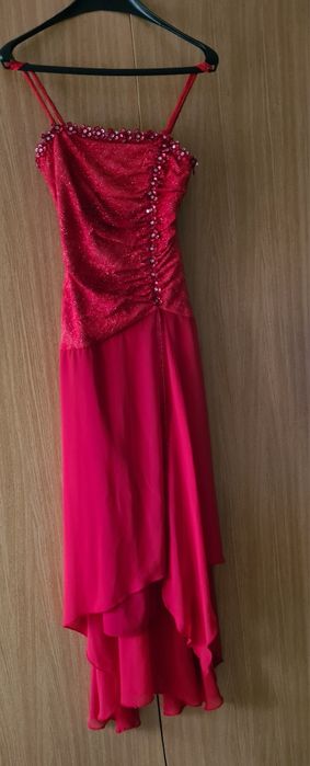 Vând mai multe rochii de ocazie