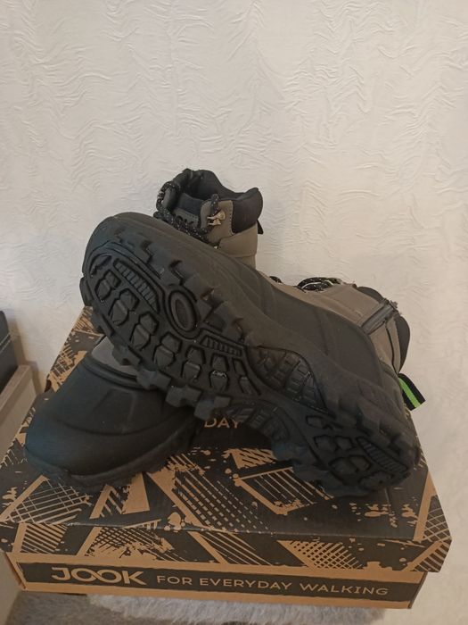 Продам ботинки 38 размер