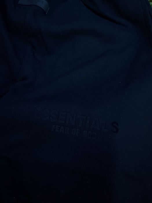 Pantaloni Scurti Essentials / Premium / 2026