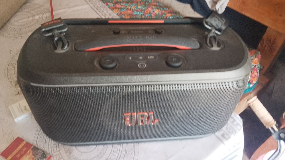 JBL partybox on the go 2