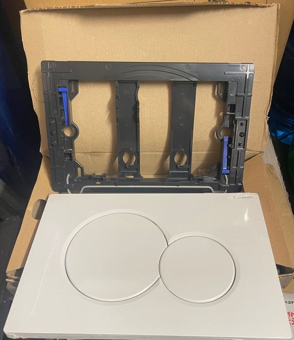 Активатор Geberit Sigma 01 Бял с двойно промиване.Чисто нов.