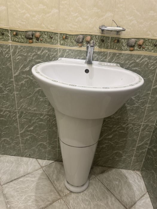 Раковина со смесителем