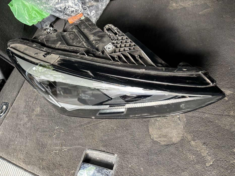 Фар Cupra Formentor