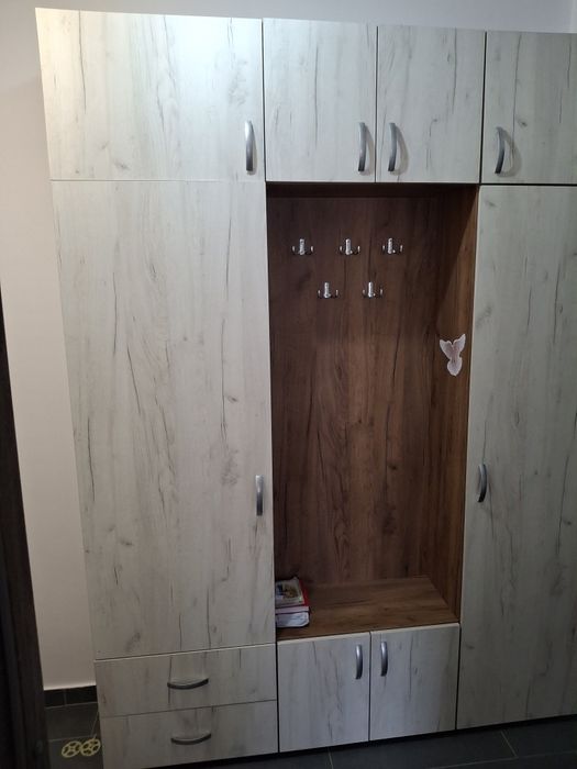 Cuier dulap în stare foarte buna