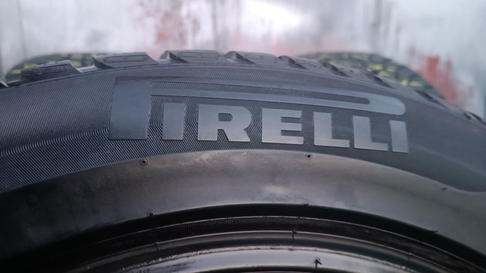 225/55/17 Pirelli Дот 2323