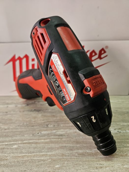 Milwaukee Импакт M12 BSD 12V.