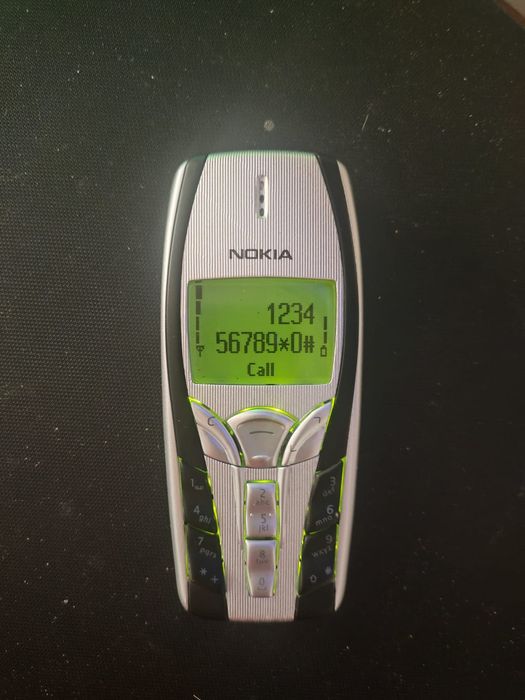 Nokia 3310 ( decodat, carcasă nouă)