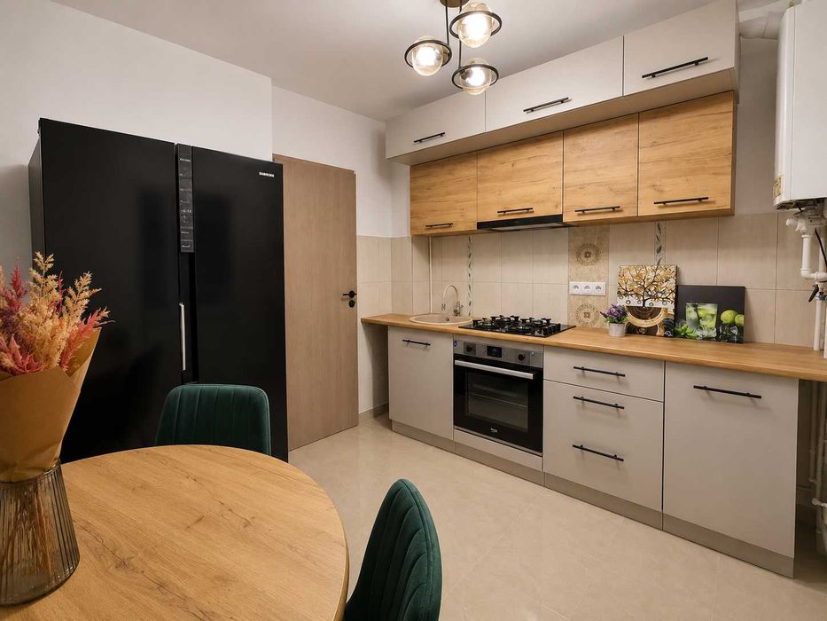 Strand etaj 1 Apartament 2 camere decomandate de vanzare balcon