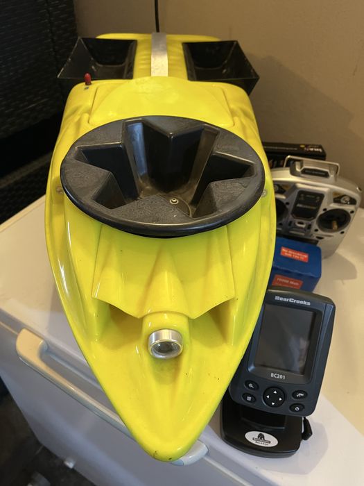 Navomodel Spreder 1 cu sonar Bear Creeks