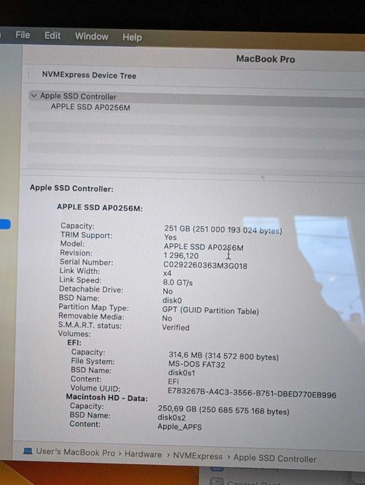 MacBook Pro 2019 6-Core i7 16GB Ram 250GB SSD Radeon 4GB Touchbar