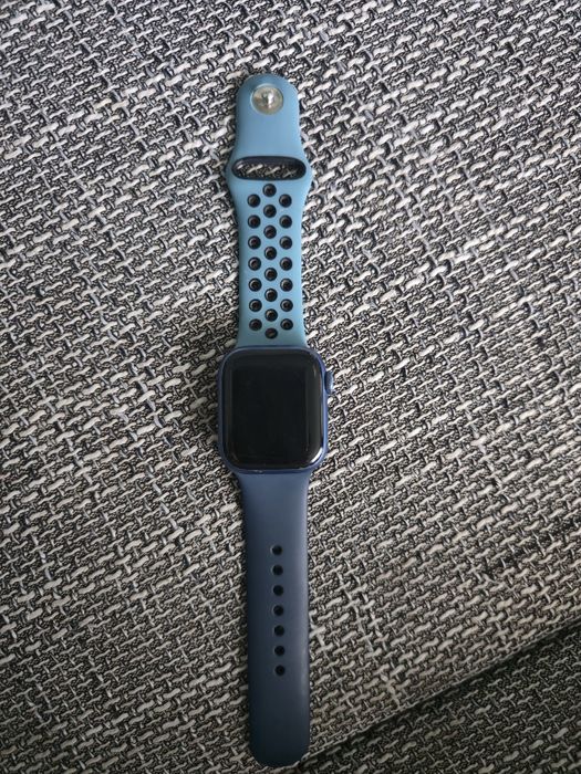 Apple watch seria 7  41mm - 81% baterie + o pereche de curea + cablu original