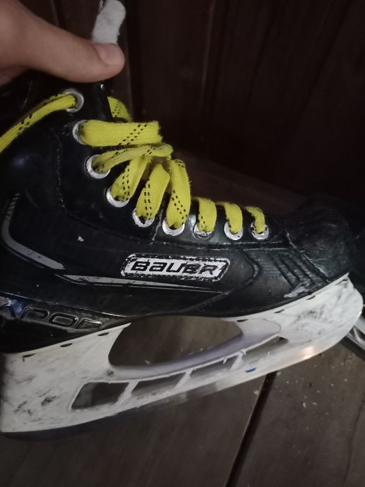 Коньки, Bauer Select