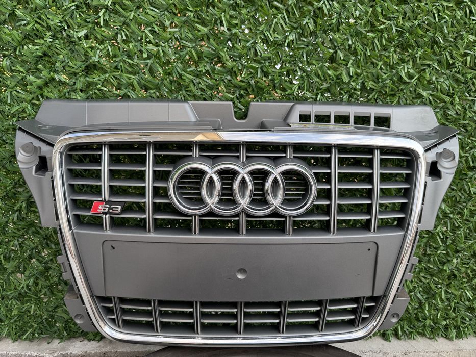 Оригинална решетка Audi S3 8P Facelift /Ауди A3/А3/С3 8П ТОП състояние