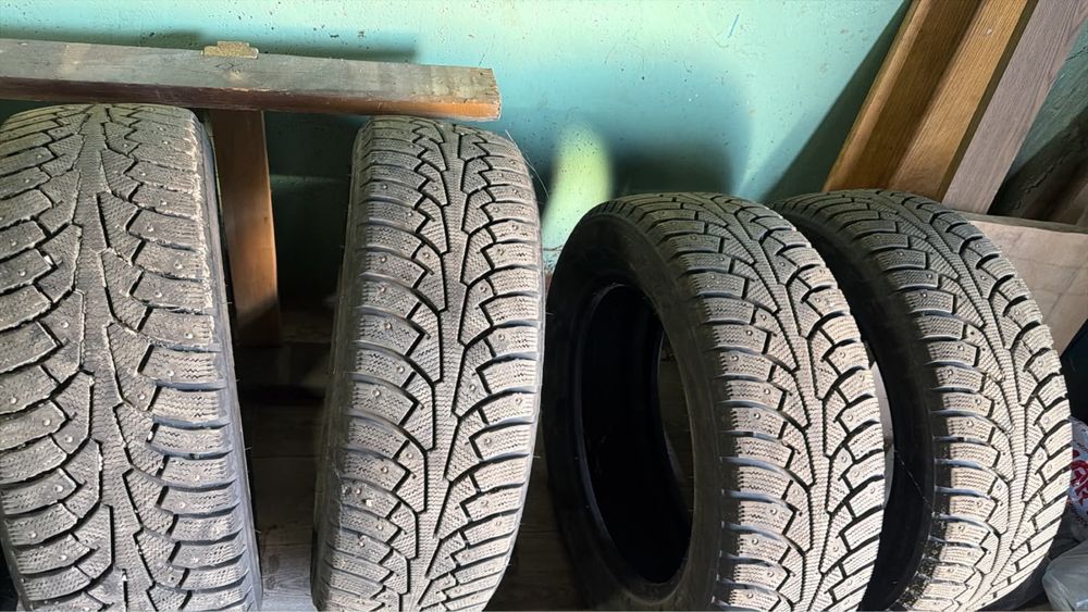 Продам зимнюю резину 225/60/R17