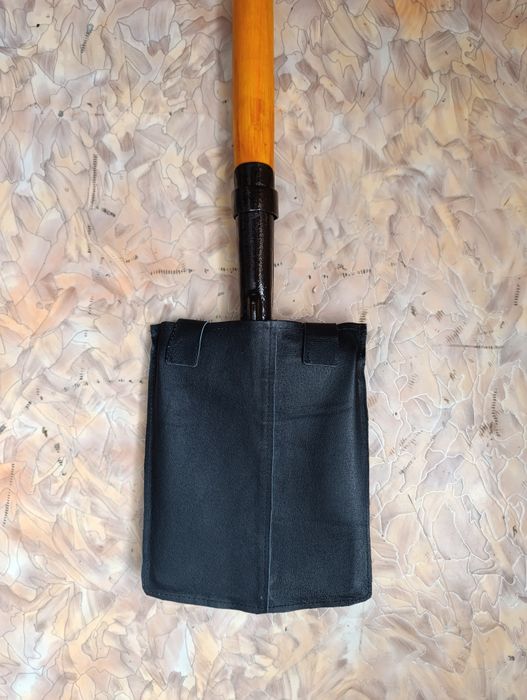 Сапёрная лопата в чехле