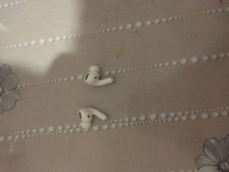 AirPods Pro с зарядным кейсом