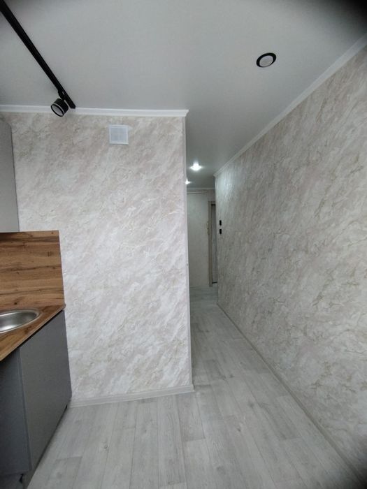 Продам 2 ух.комн кв в центре район Тайги