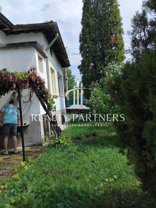 Продава се Къща в с. Долни Раковец, Област Перник - 100 кв.м за 1350 €/кв.м - Снимка #1