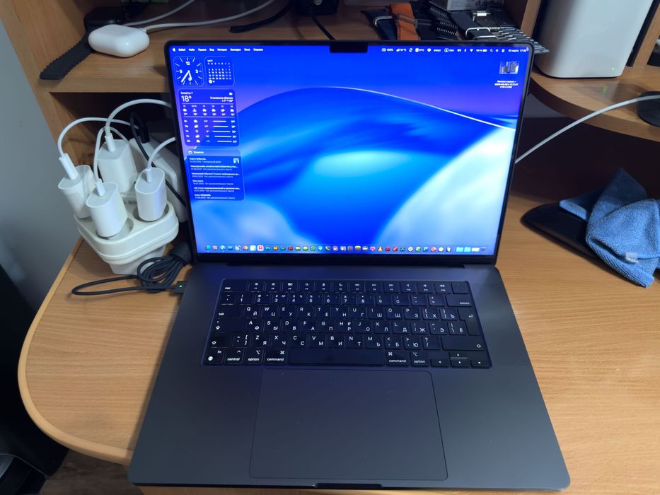 MacBook Pro 16  Apple M3 Pro, 2023