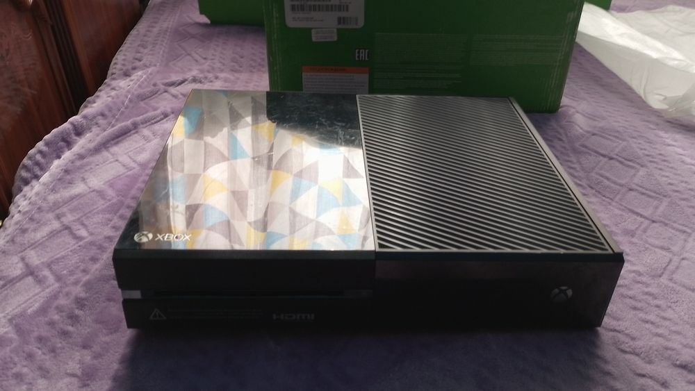 Продам приставку x box one