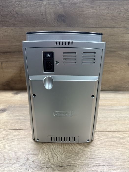 Продавам Кафемашина Delonghi cappuccino Type:ECAM23.466.S