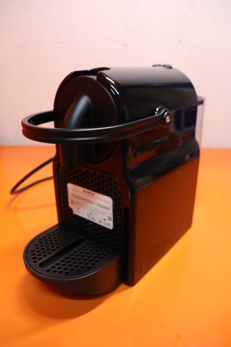Кафемашина с капсули Delonghi Inissia Nespresso система