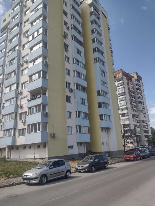 Продава се Тристаен апартамент в Търговище, Запад 2 - 78 кв.м за 1052 €/кв.м - Снимка #1