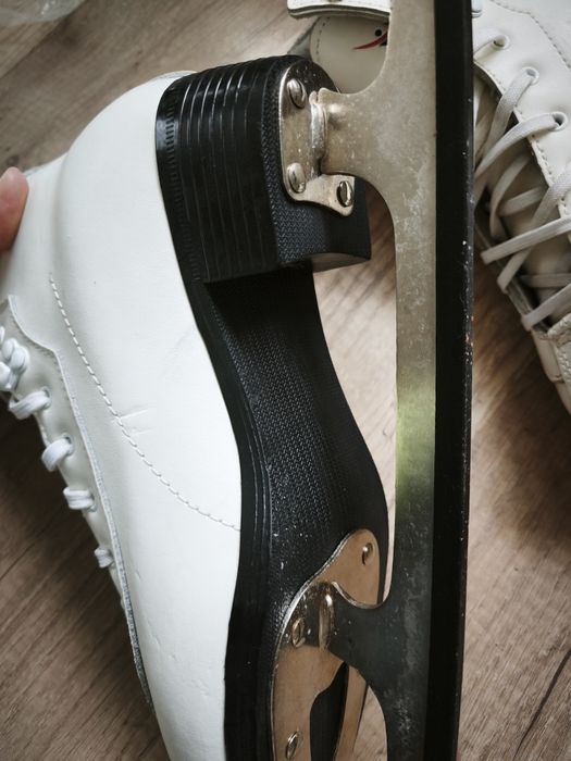 Кънки за лед в отлично състояние