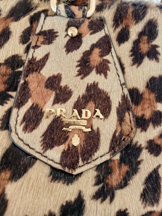 Чанта PRADA, с косъм