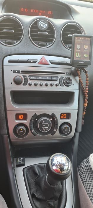 Vand peugeot 308 GPL euro 5 schimb cu MCV 7 locuri